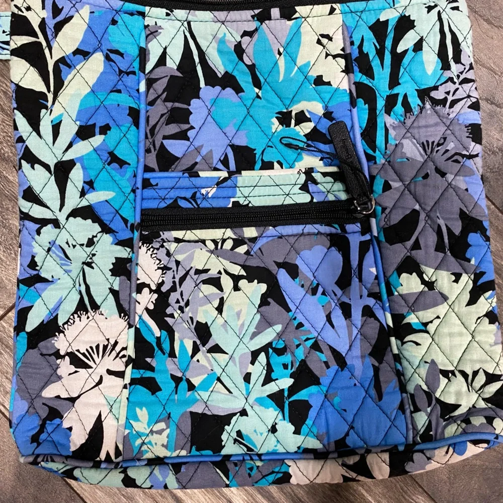 VERA BRADLEY || Crossbody - Picture 2 of 2